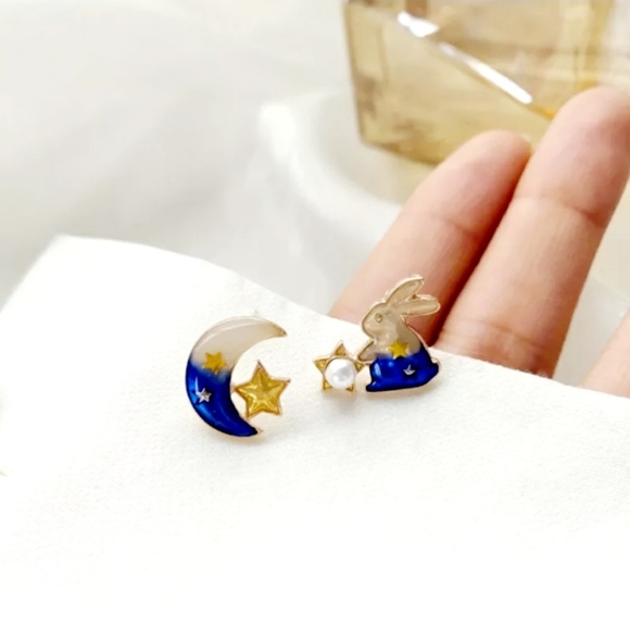Gold plated Blue star moon Bunny pearl earrings with silver post - Picture 4 of 11
